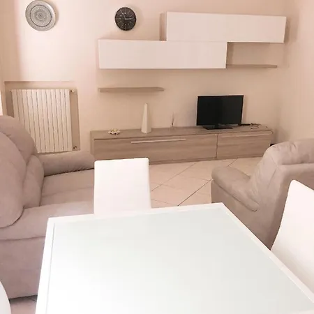 Terry's Central Apartment
